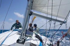 "Là où planent les albatros - 39 jours pour traverser le Pacifique Sud" par LES AMIS DE GALLINAGO